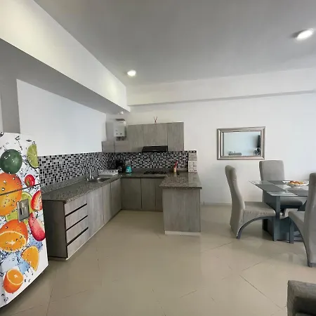 Apartamento Apartamento Lujoso A Un Minuto De La Playa Del Laguito, La Mejor Playa De De Indias *