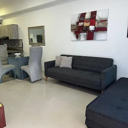 Apartamento Lujoso A Un Minuto De La Playa Del Laguito, La Mejor Playa De De Indias Apartamento *