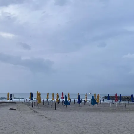 Apartamento Lujoso A Un Minuto De La Playa Del Laguito, La Mejor Playa De De Indias Apartamento *