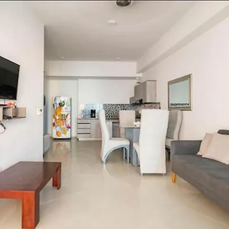 Apartamento Lujoso A Un Minuto De La Playa Del Laguito, La Mejor Playa De De Indias
