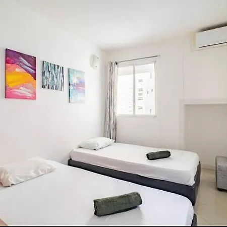 Apartamento Lujoso A Un Minuto De La Playa Del Laguito, La Mejor Playa De De Indias Apartment